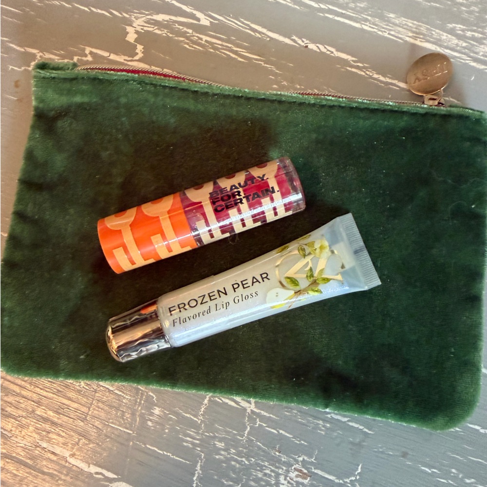 Victoria Secrets Lip Gloss & beauty for certain Siren gloss